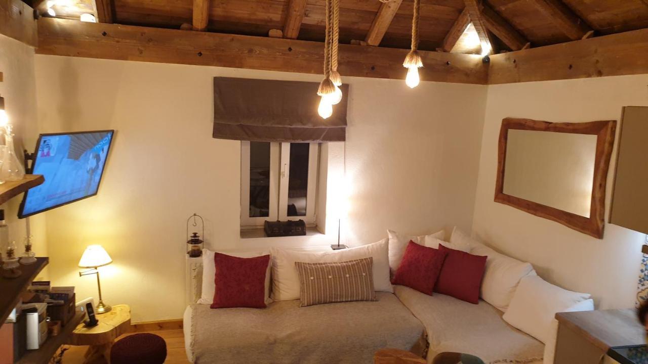 Karpenísion The House In The Cobbled Roadヴィラ エクステリア 写真